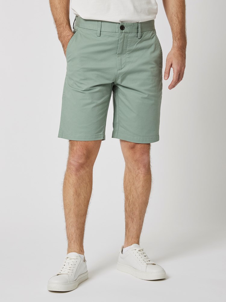Crew chino shorts 7503247_GIV-MRCAPUCHIN-H23-Modell-Front_chn=vic_5204.jpg_Front||Front