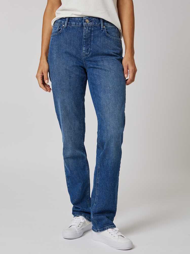 Beau straight jeans 7504838_DAA-BLU-A23-Modell-Front_chn=vic_5996_Beau straight jeans DAA_Beau straight jeans DAA 7504838.jpg_Front||Front