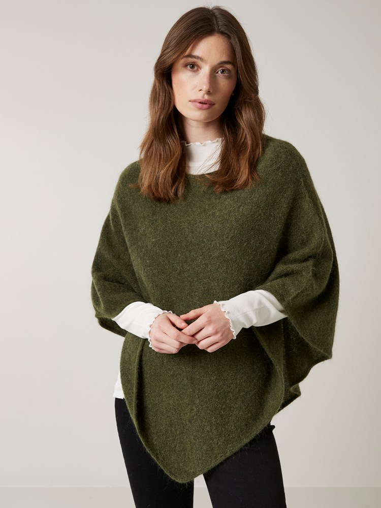 Lotty poncho 7505490_GTD-JEANPAUL-Lotty Poncho_A23-Modell (5)_Lotty poncho GTD_Lotty poncho GTD 7505490.jpg_