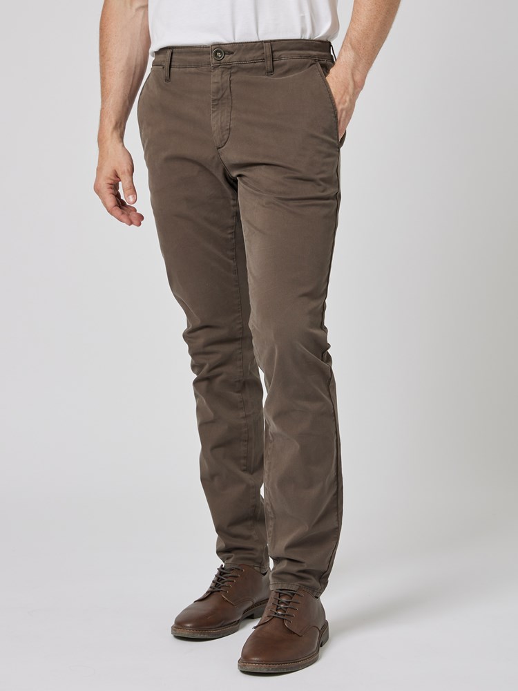 Aron chinos 7505541_AN7-VESB-A23-Modell-Front_chn=vic_9731_Aron chinos AN7 7505541.jpg_Front||Front
