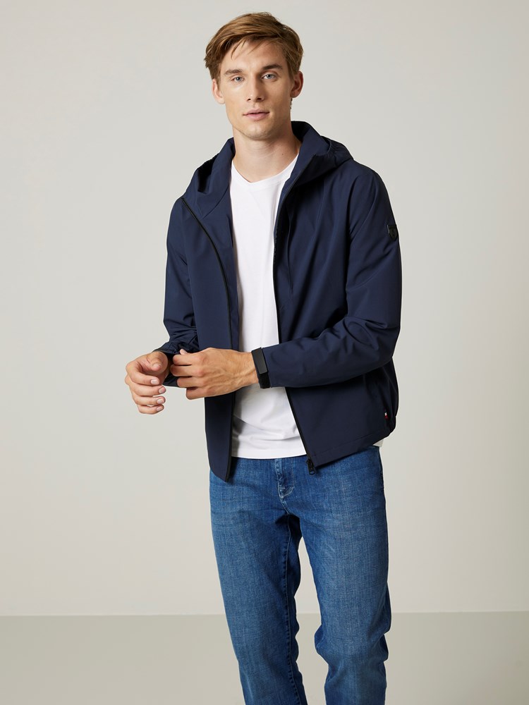 John jakke 7506030_EM6-JEANPAUL-S24-Modell-Front_4778_John jakke EM6 7506030.jpg_Front||Front